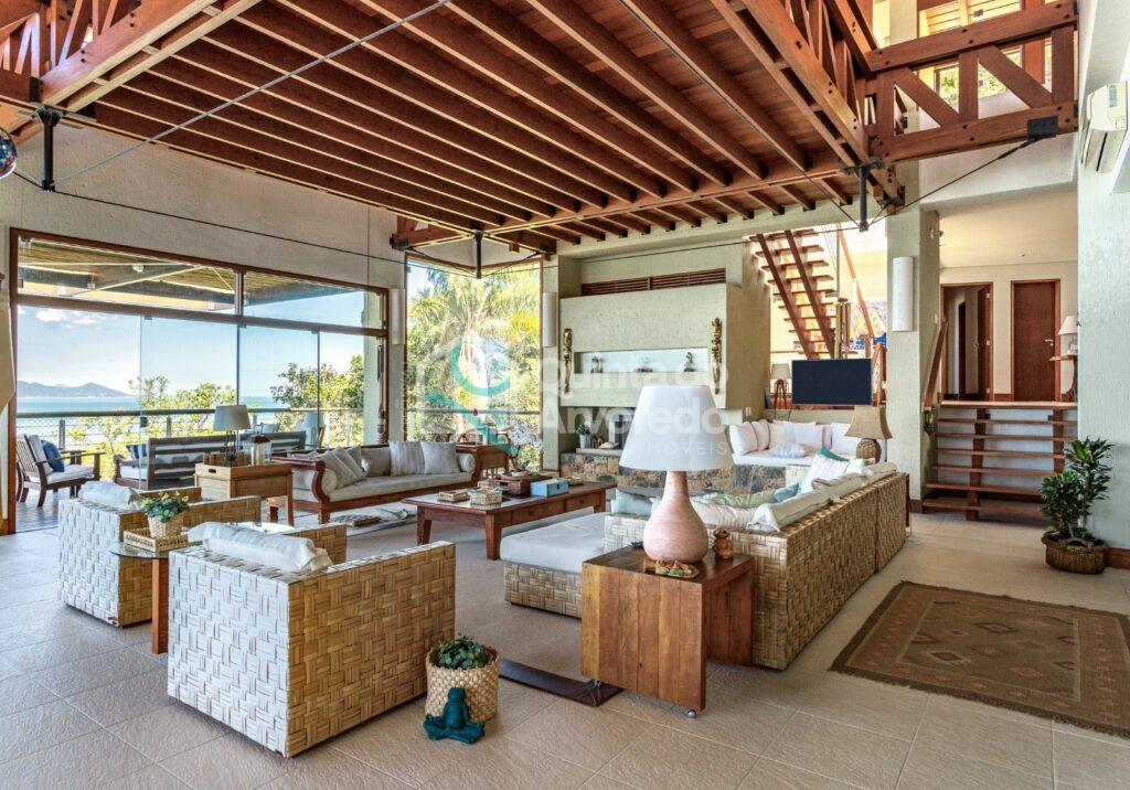 F69c2c76 f1ed 4abc 916f eaa5910902ad