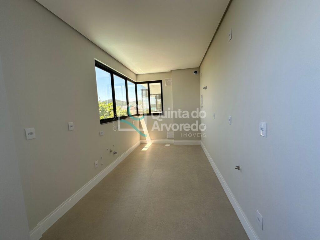 033b935d 4ad0 4050 888f d32818669b80